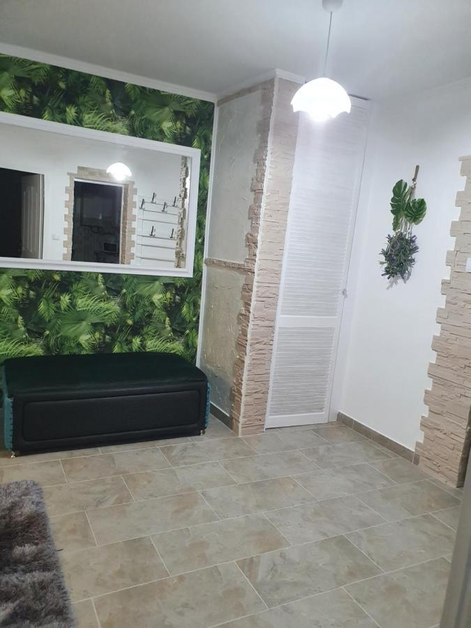 Apartament Tiron In Centru Orasului Gura Humorului Exterior foto